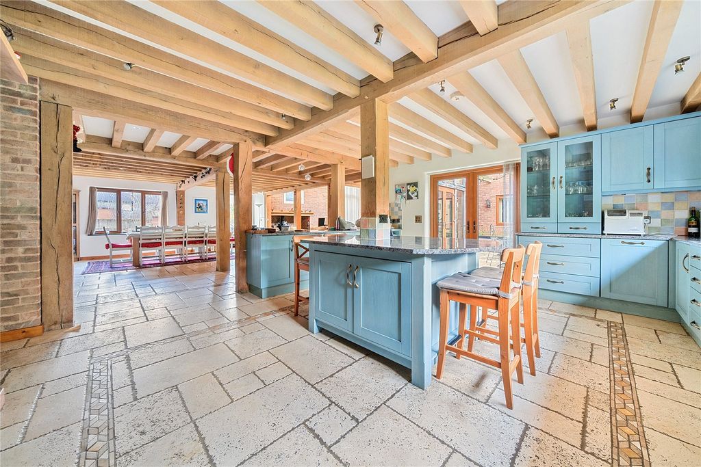 Property photo 2 of 18 Kitchen