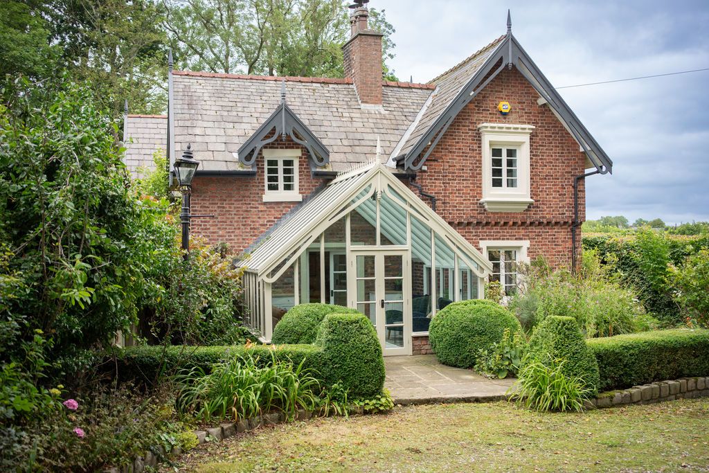 Property photo 1 of 57 Photo 14