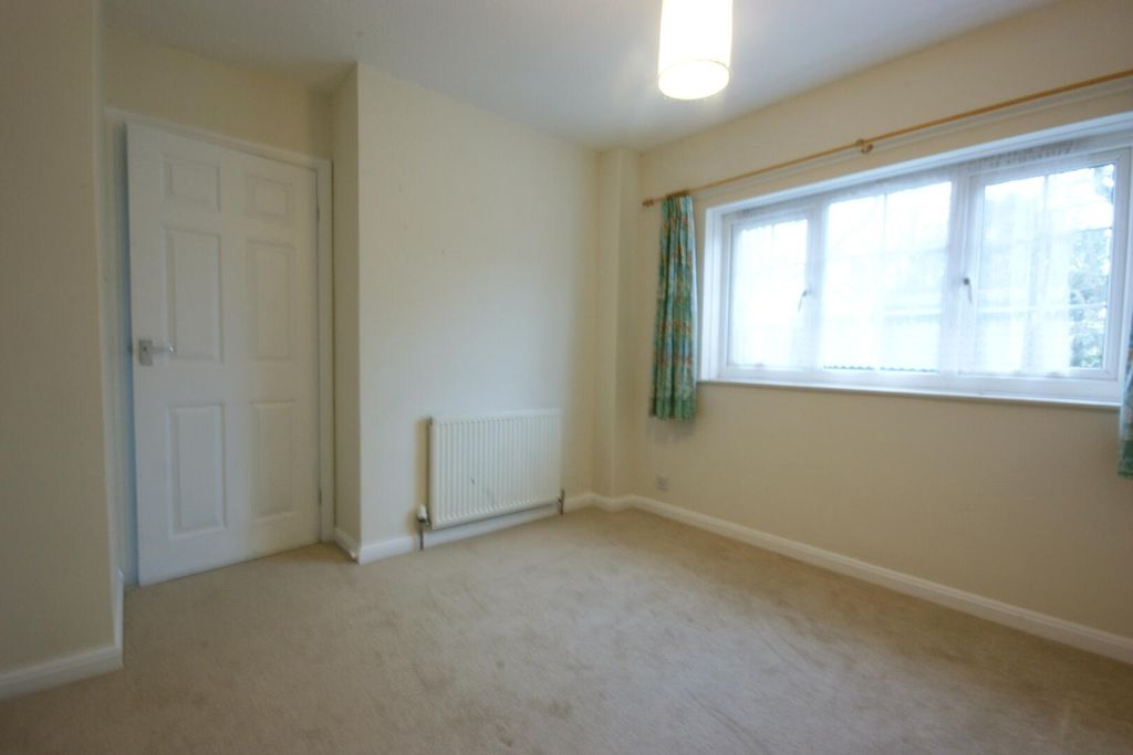 Property photo 3 of 5 Bedroom