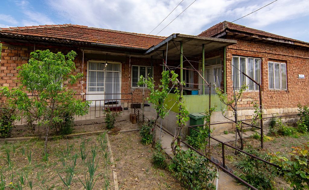 Property photo 3 of 5