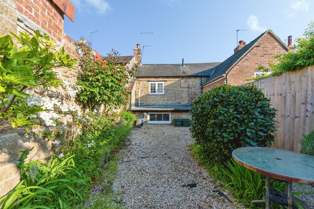 Property photo 2 of 13