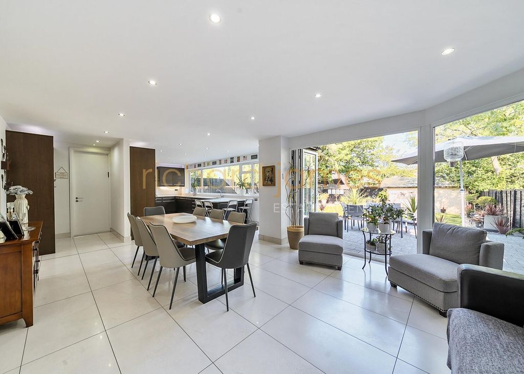 Property photo 2 of 21 6d5218d1-55Ef-48B3-8Cb2-2c6c7A3E25B5.Jpg