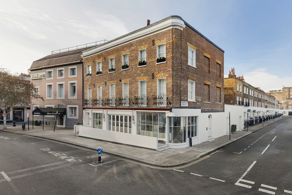 Property photo 2 of 22