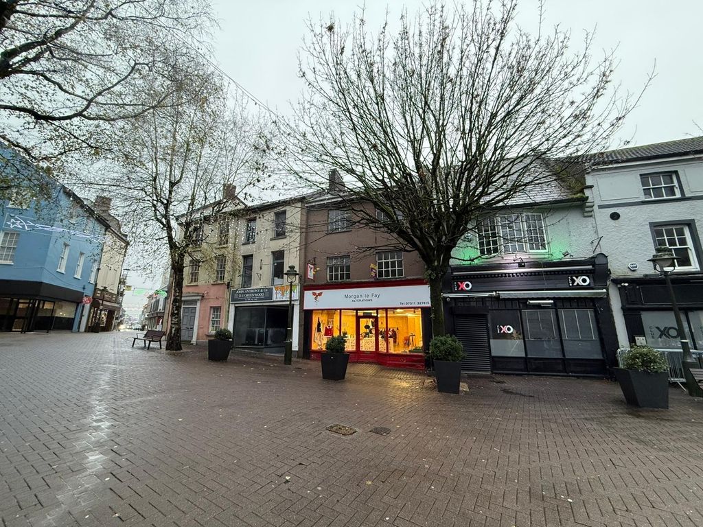 Property photo 2 of 6