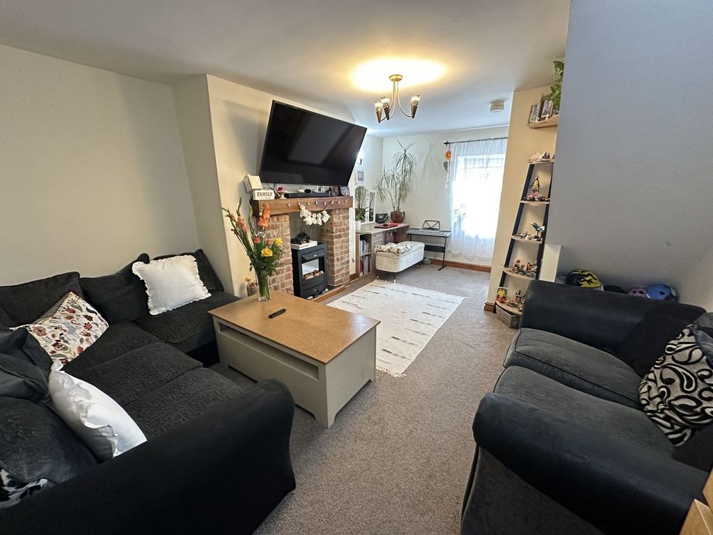 Property photo 2 of 12