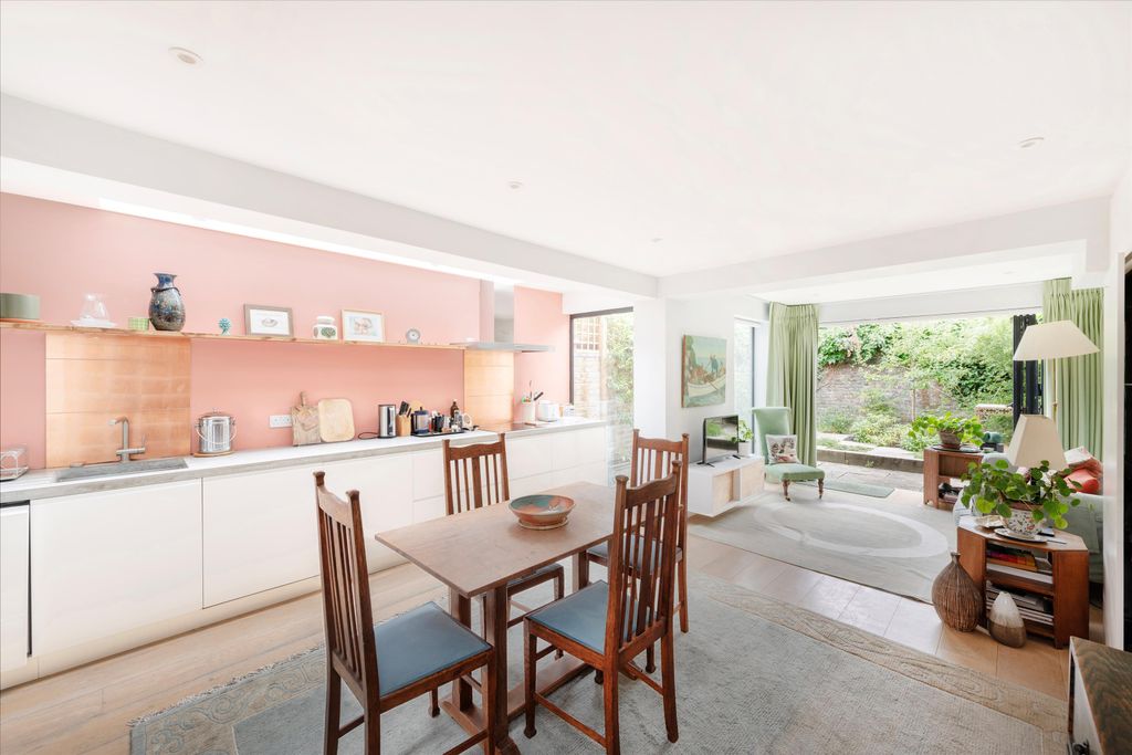 Property photo 1 of 12 Image