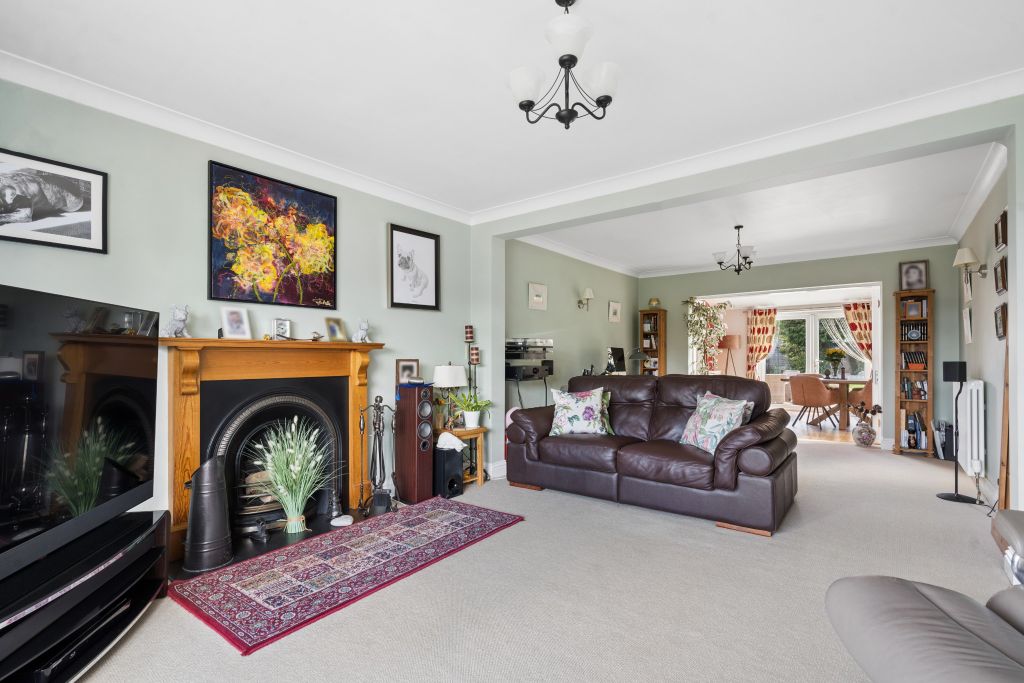 Property photo 2 of 16