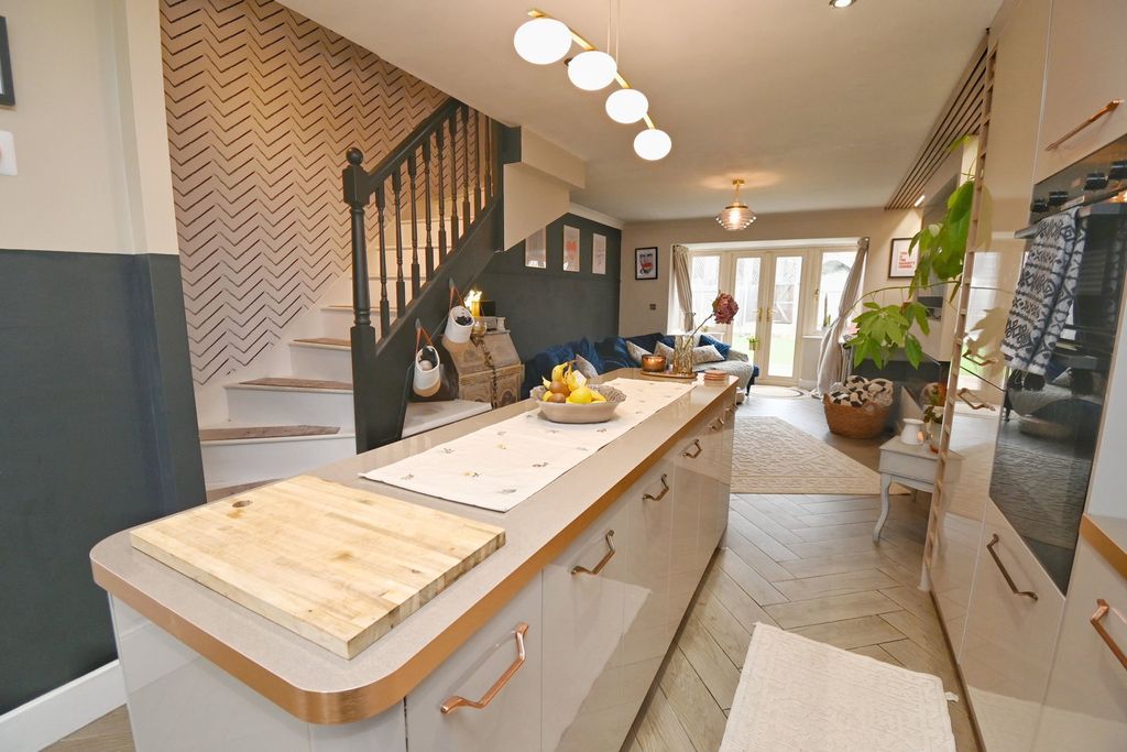 Property photo 2 of 22