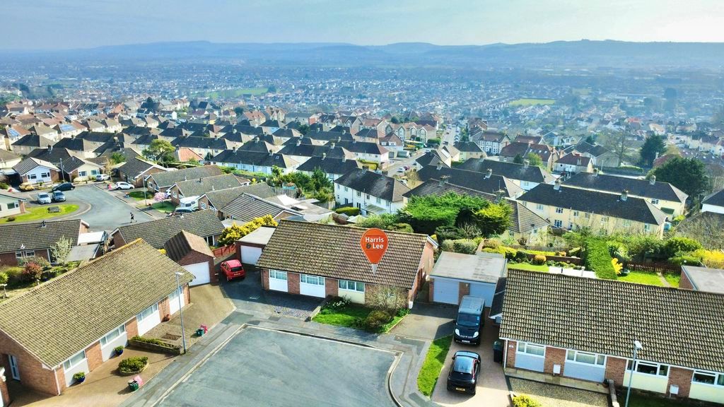 Property photo 1 of 18 Setting