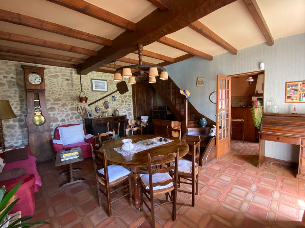 Property photo 3 of 11