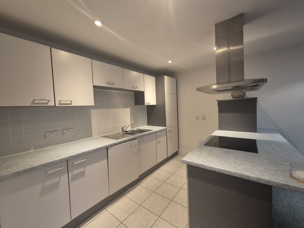 Property photo 3 of 14 Kitchen