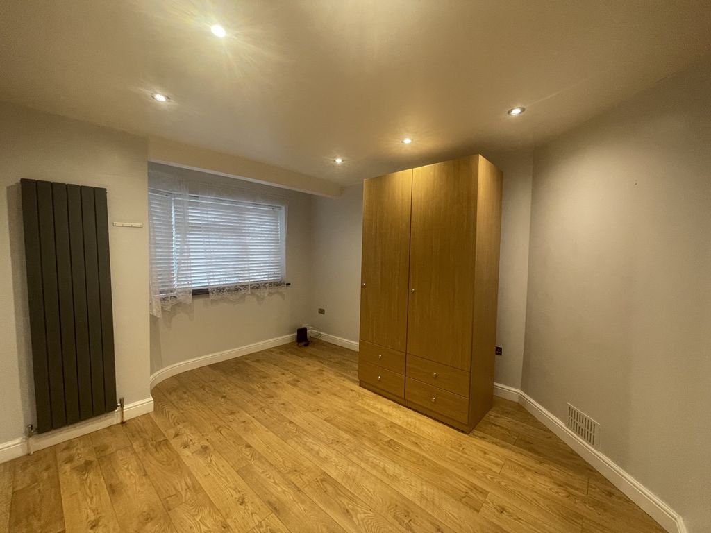 Property photo 1 of 8 3 Bedroom Terraced House For Rent