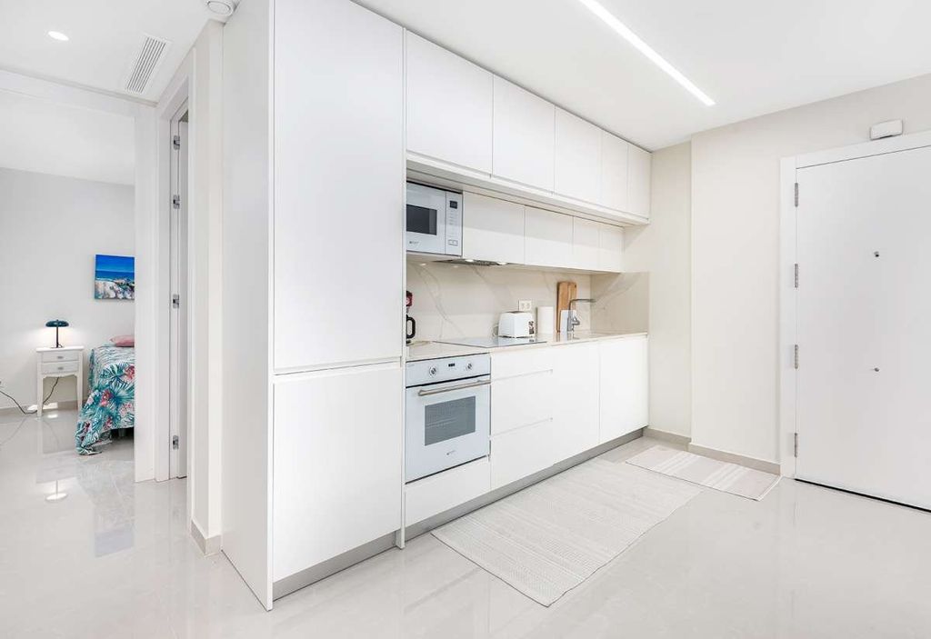 Property photo 2 of 35