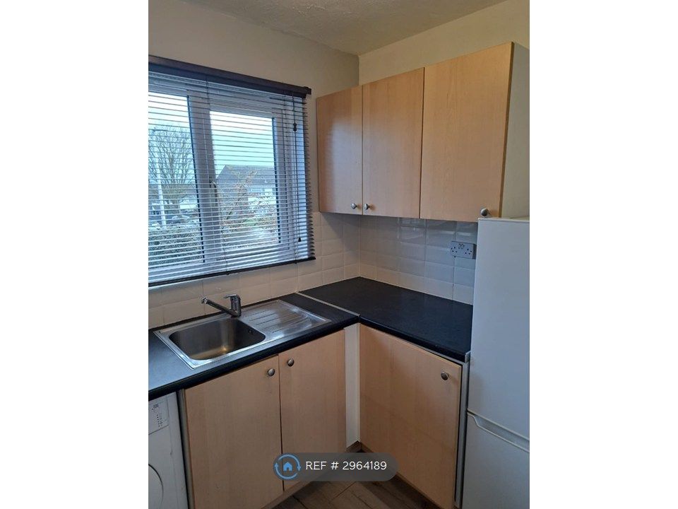 Property photo 3 of 7 Kitchen