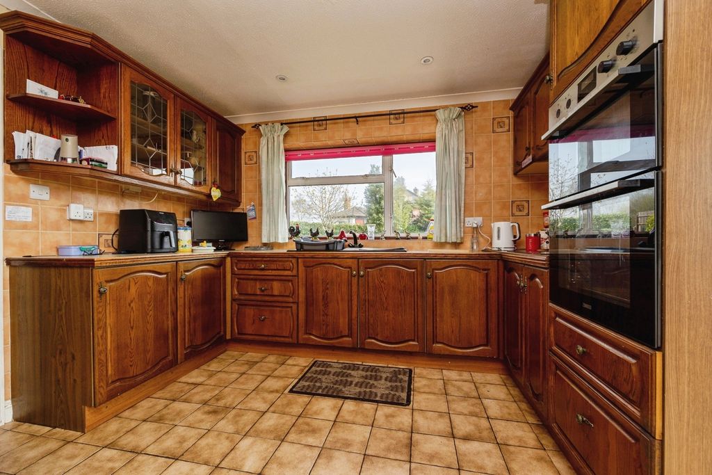 Property photo 2 of 20 Pbox-Img.Jpg