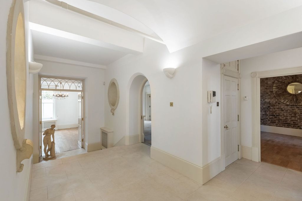 Property photo 3 of 14 5039903