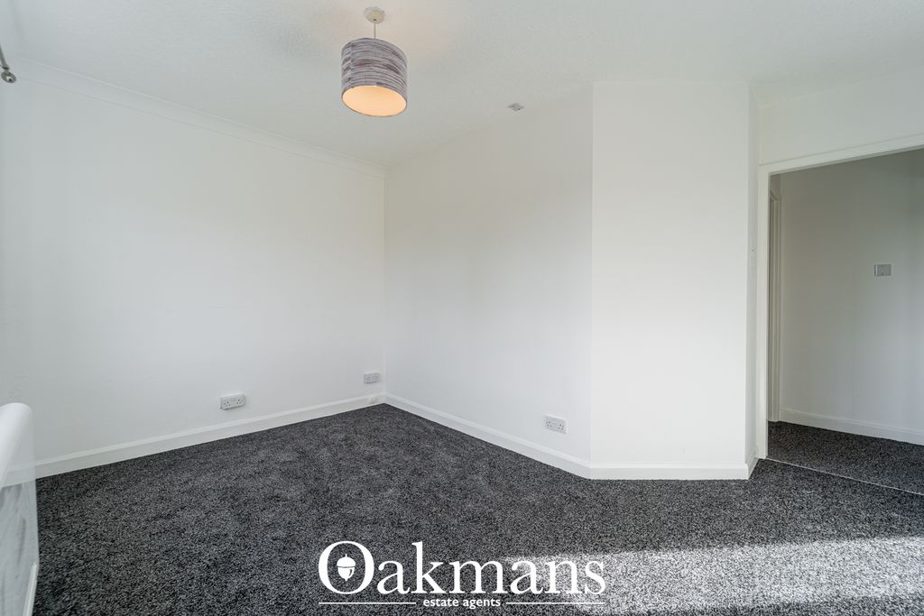 Property photo 2 of 10 Hallway