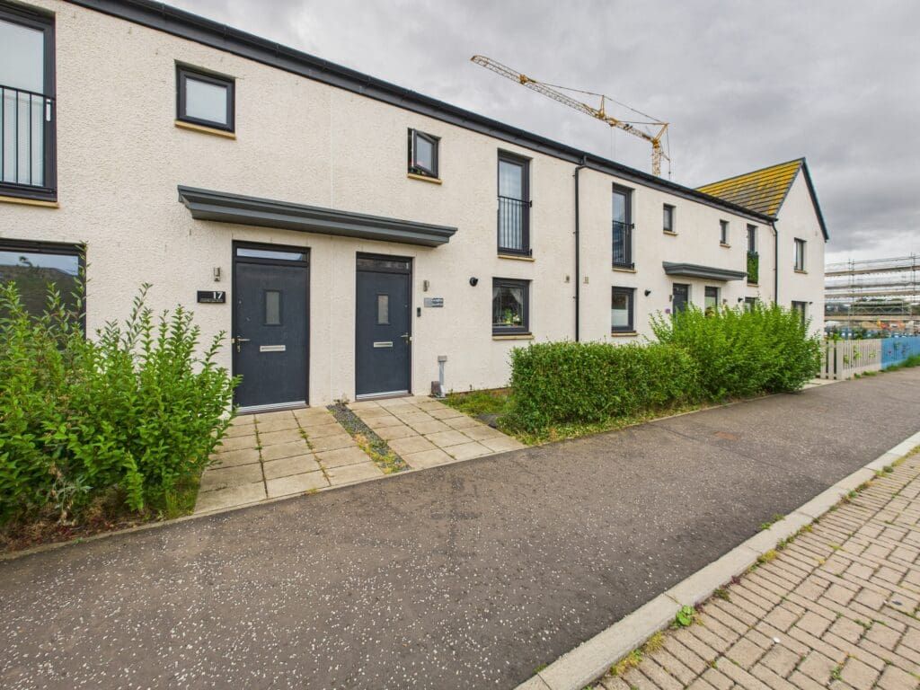 Property photo 1 of 31