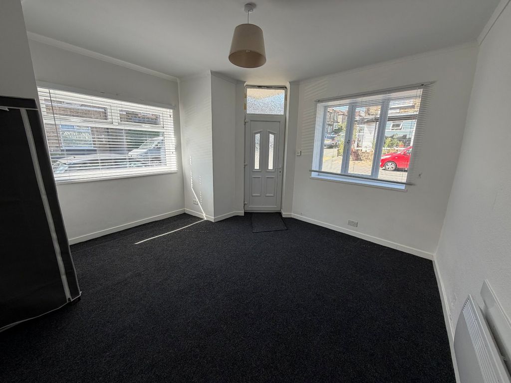 Property photo 2 of 6 Picture No. 54