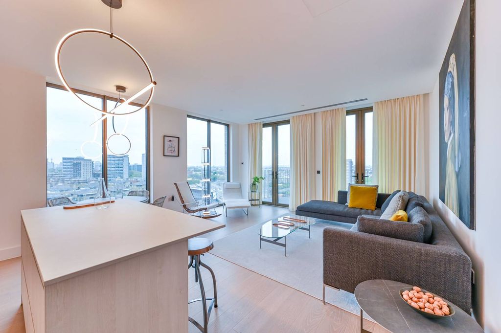 Property photo 2 of 26