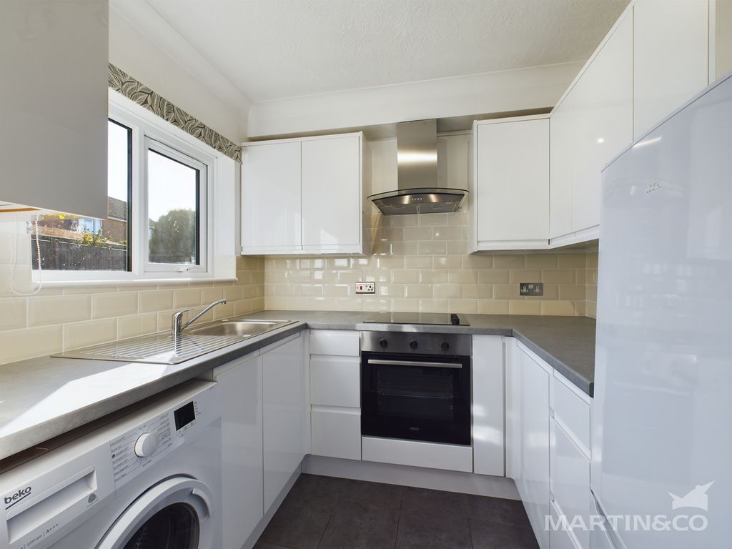 Property photo 2 of 8 Cam02456G0-Pr0115-Still009
