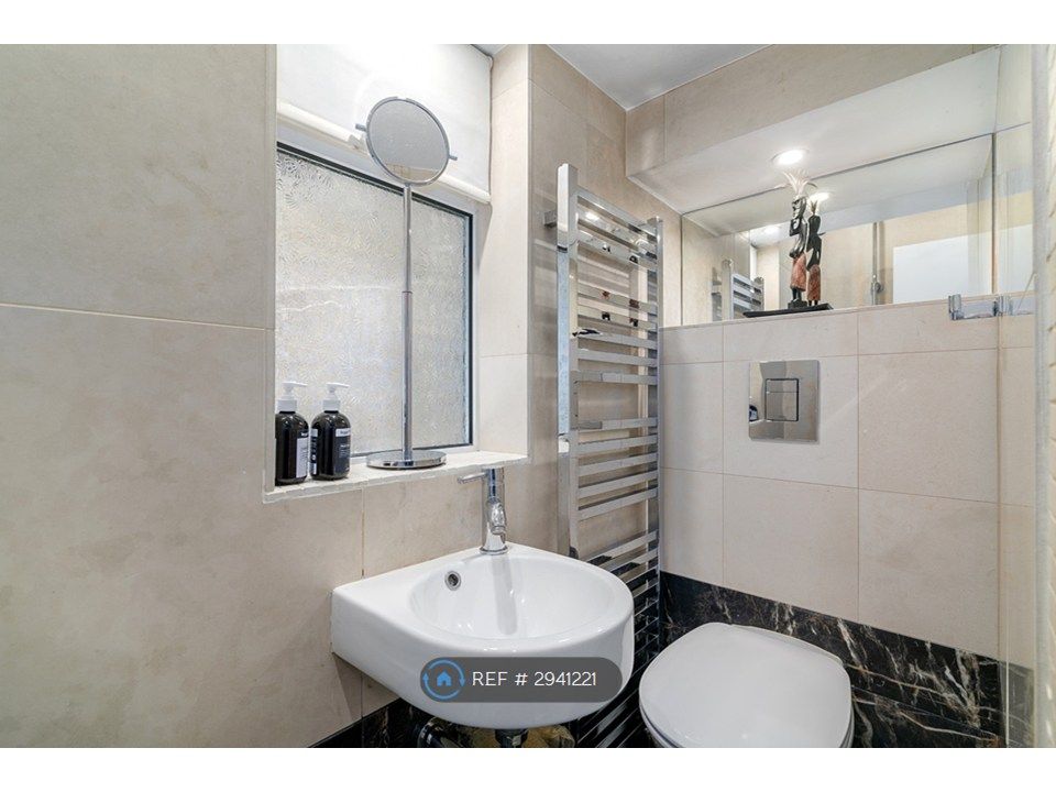 Property photo 3 of 31 Ground Floor Wet Room