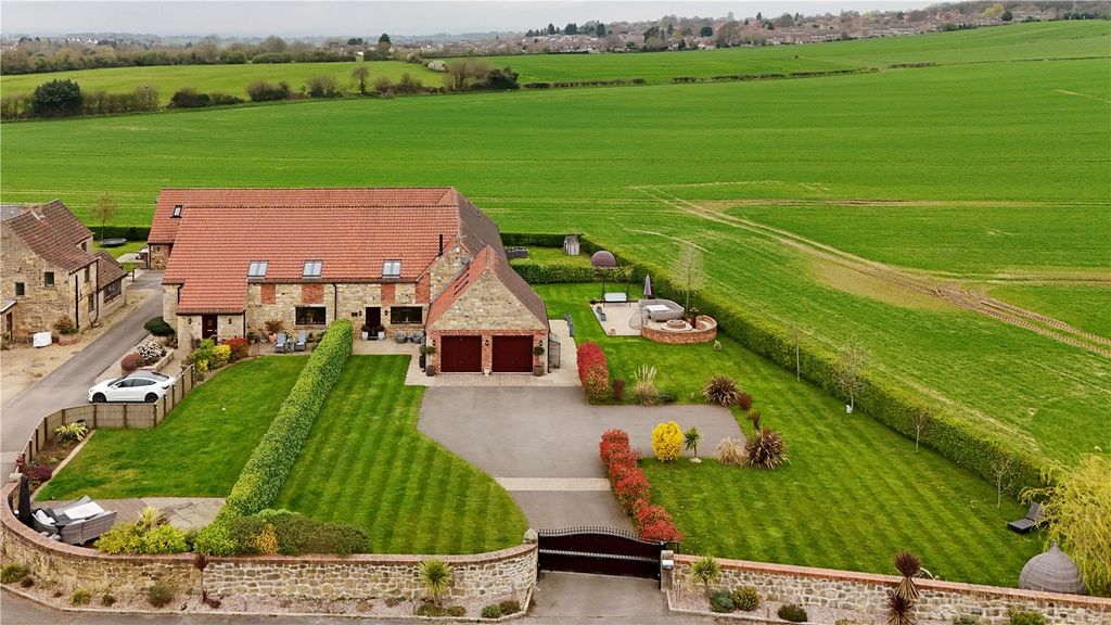 Property photo 2 of 45 Picture No. 52