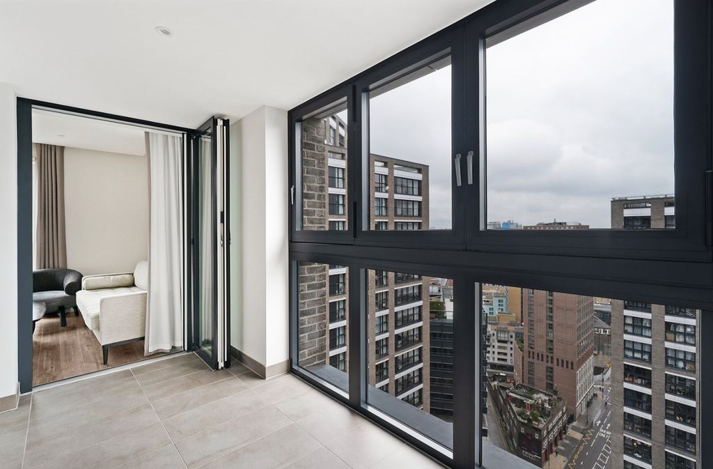 Property photo 2 of 17