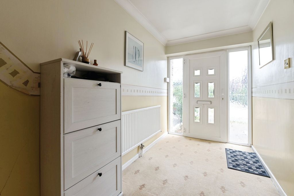 Property photo 2 of 17 Photo