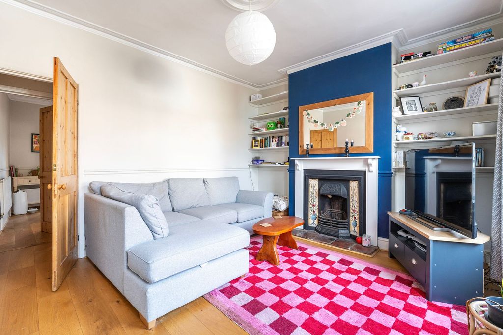 Property photo 2 of 18