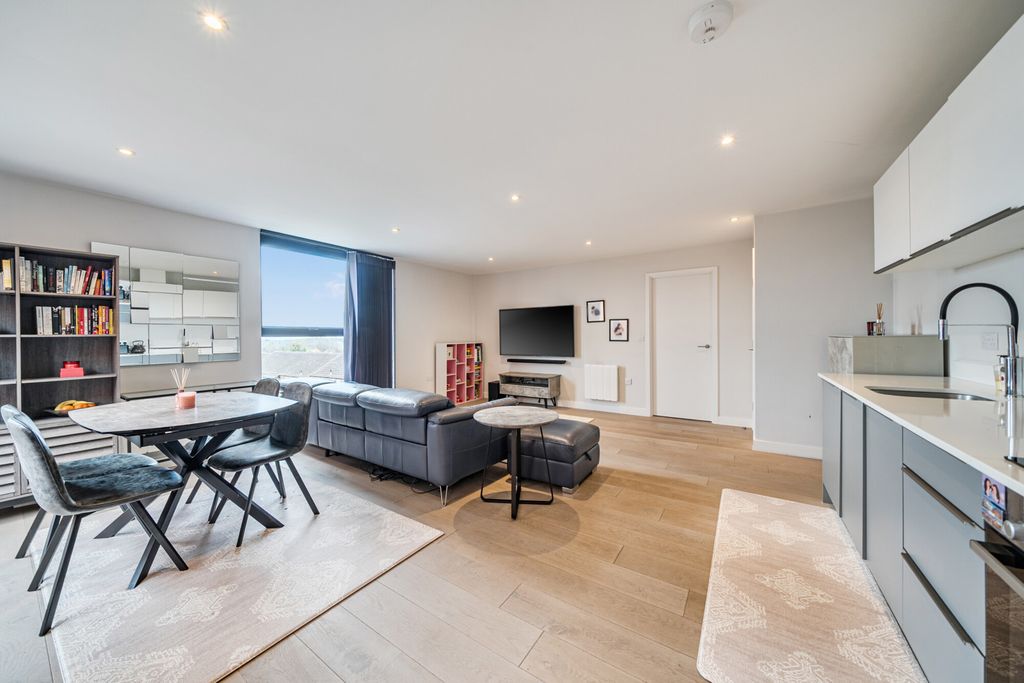 Property photo 3 of 19 1437958-6-69ce320...