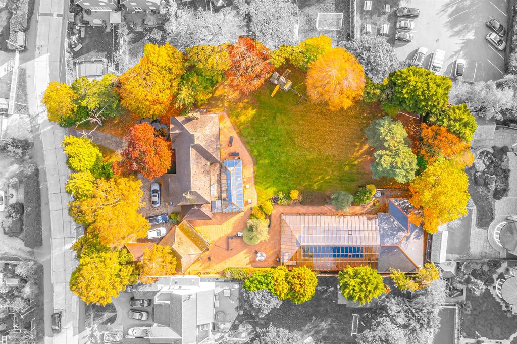 Property photo 2 of 45