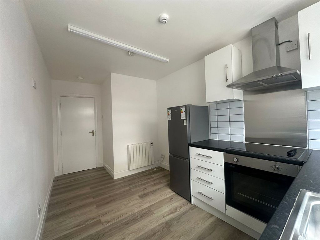 Property photo 2 of 6 Studio