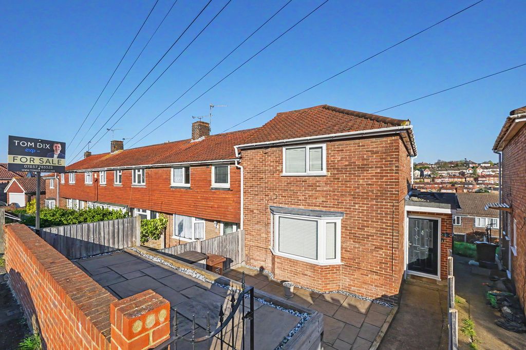 Property photo 1 of 32