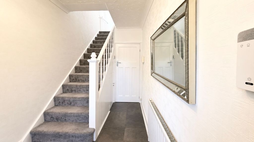 Property photo 2 of 12 Hallway