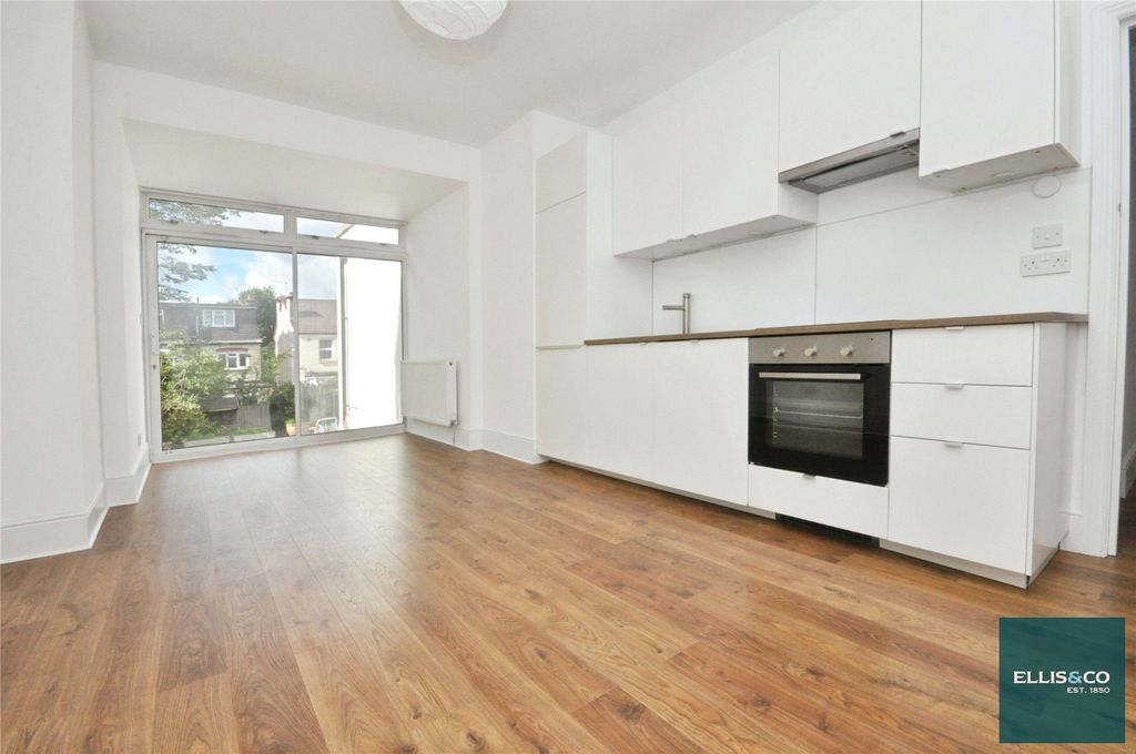 Property photo 2 of 11 Picture No. 02