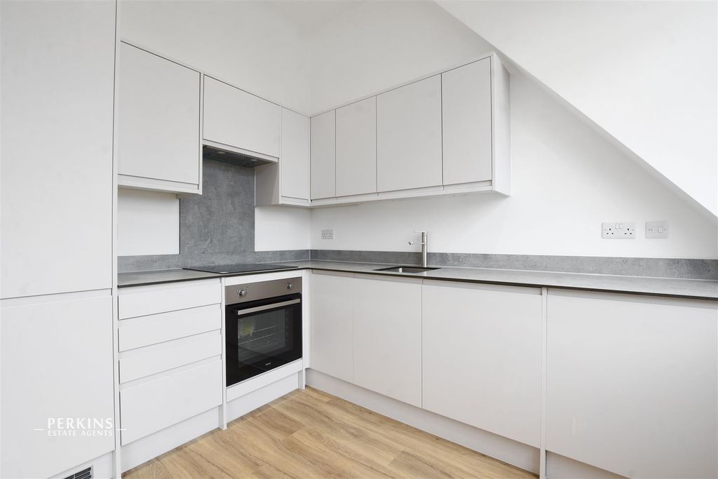 Property photo 3 of 8 Gc- Flat 6 115 Twyford Ave  - Kitchen (6).Jpg