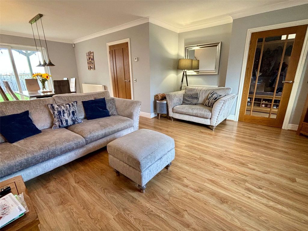 Property photo 2 of 29 Picture No. 18