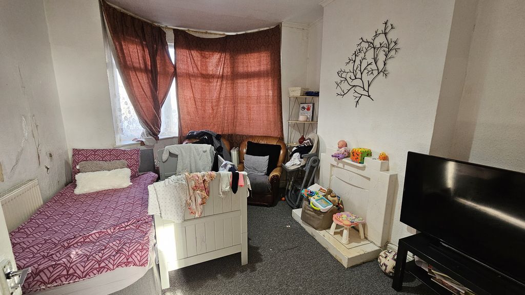 Property photo 2 of 11