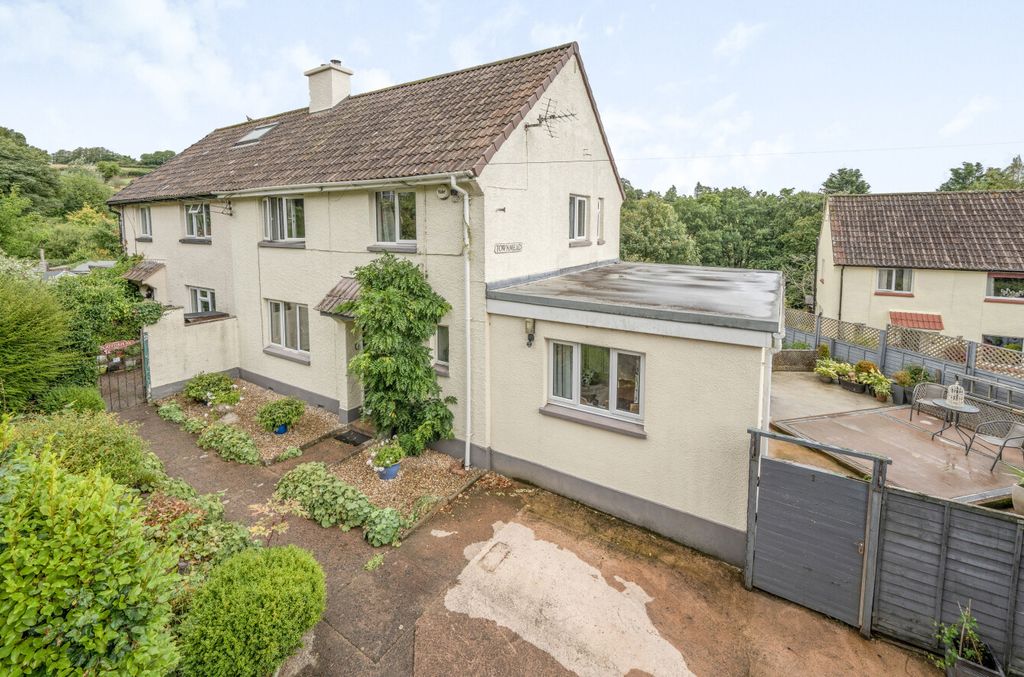 Property photo 1 of 24 Oakford, Seddons