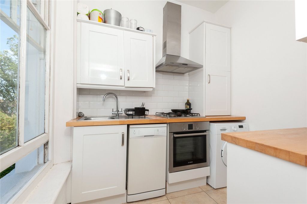 Property photo 3 of 13 Picture No. 24