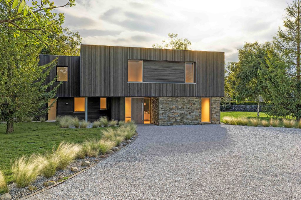 Property photo 2 of 10 Photo 2