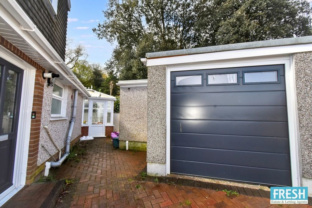 Property photo 2 of 25