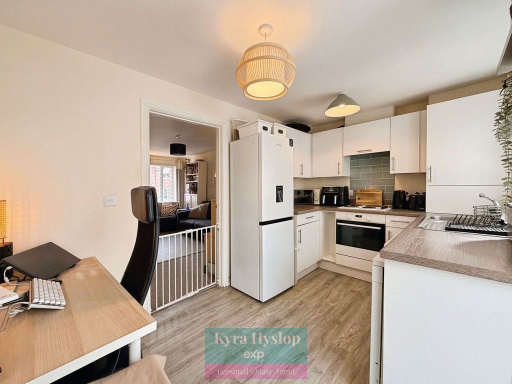 Property photo 2 of 13