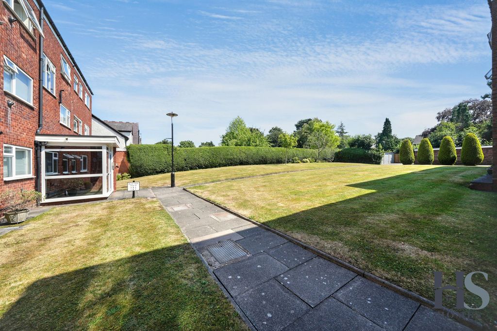 Property photo 2 of 16