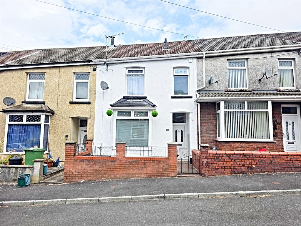 Property photo 1 of 25