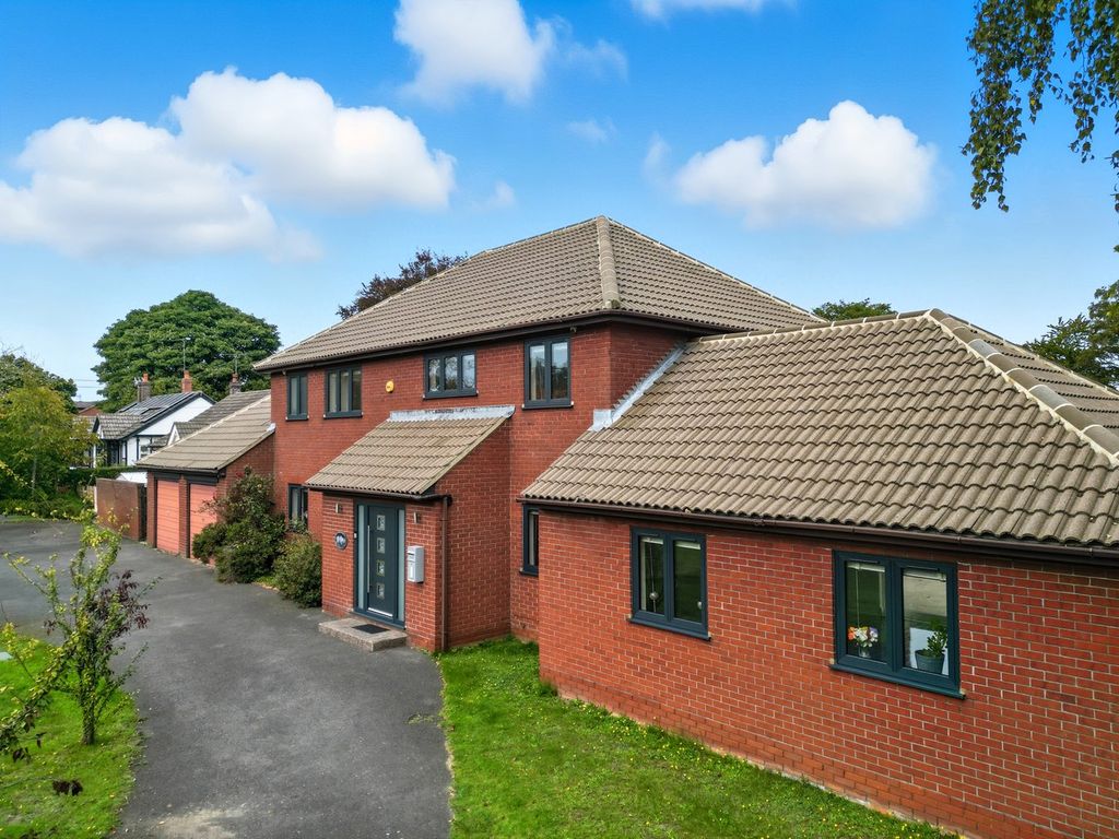 Property photo 1 of 42