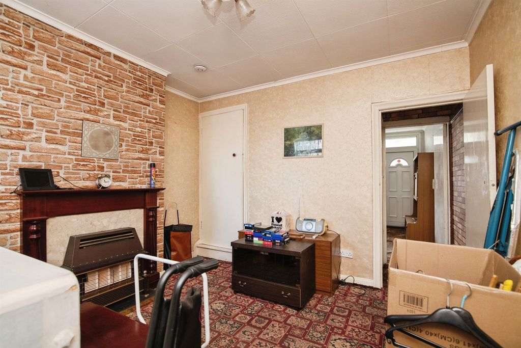 Property photo 3 of 12