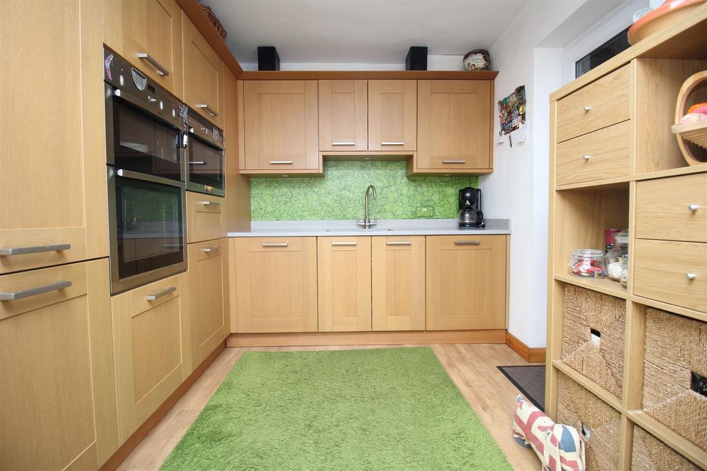 Property photo 2 of 17 Kitchen