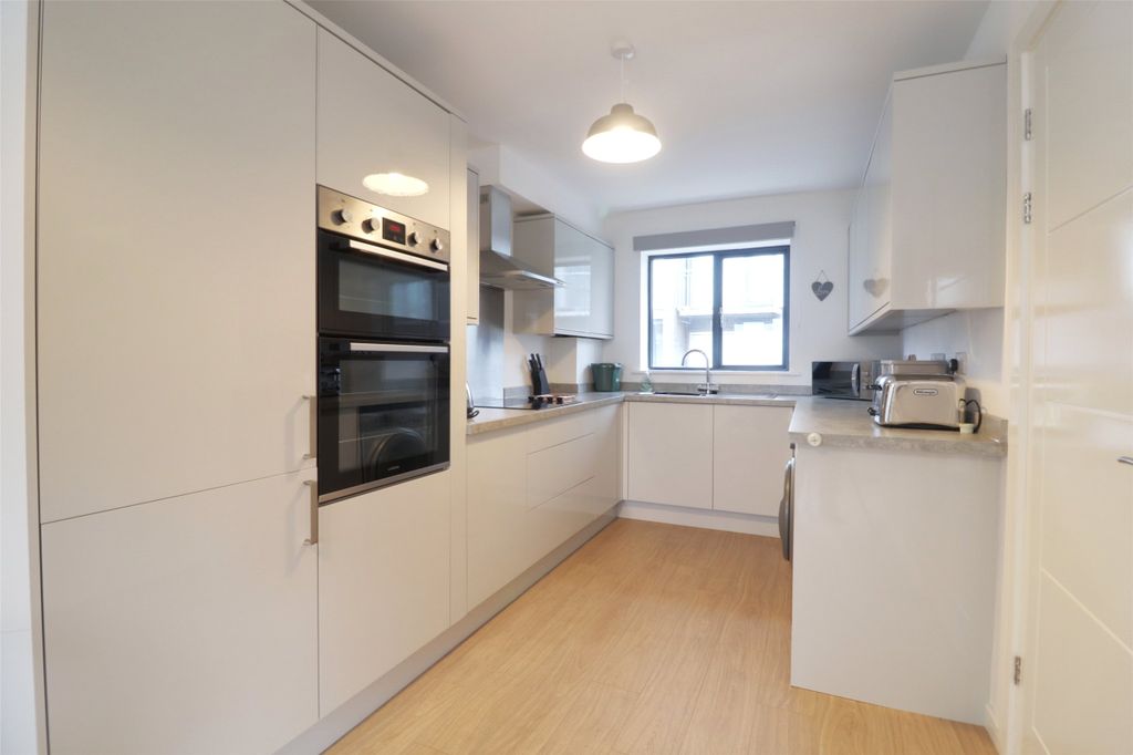 Property photo 2 of 13 2 - Picture No. 05